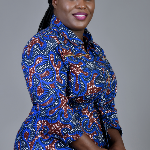 ESTHER MPEMBA : Fondatrice de LOCAMAK TRAITEUR